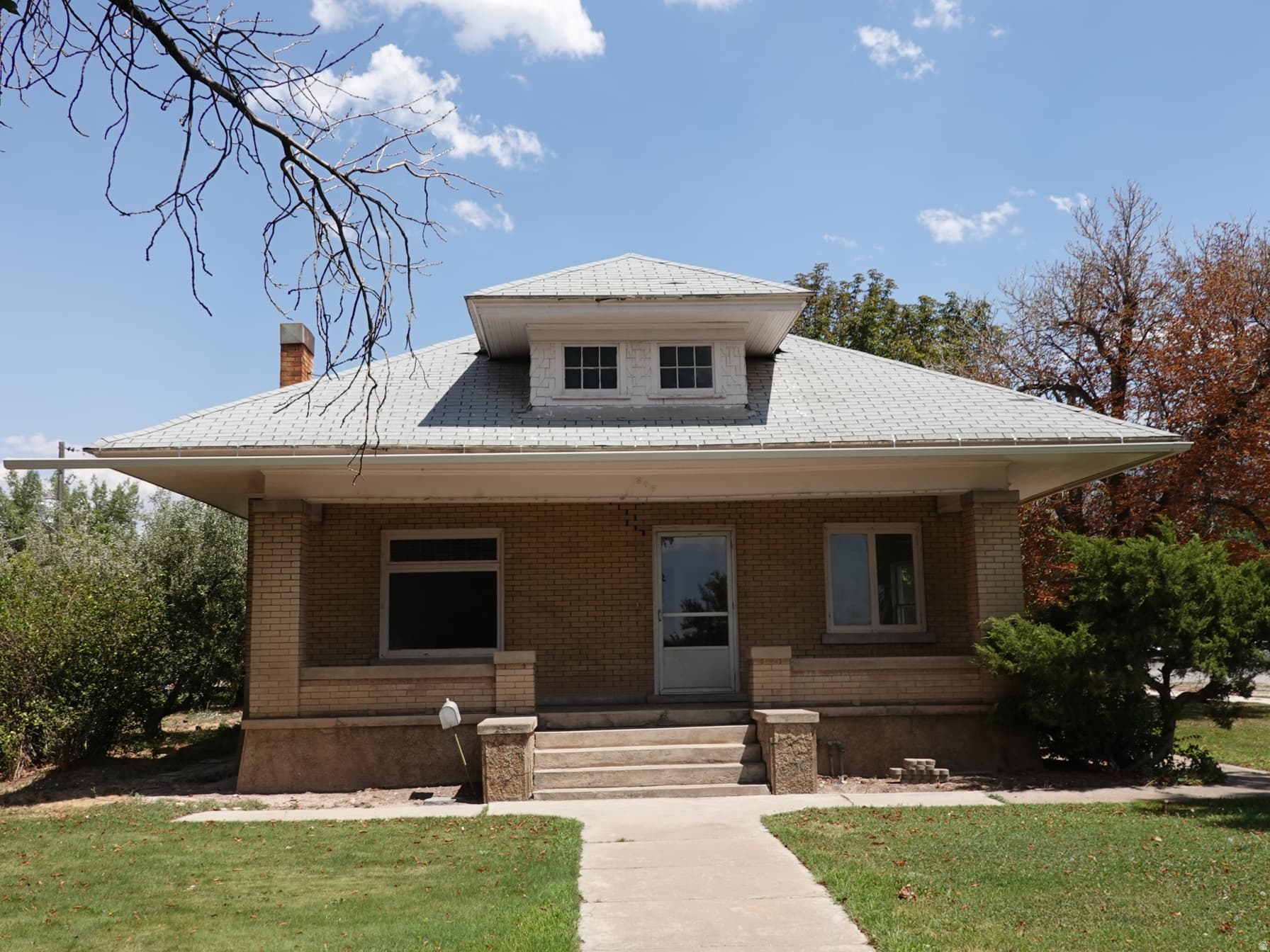 306 N MAIN ST photo 1