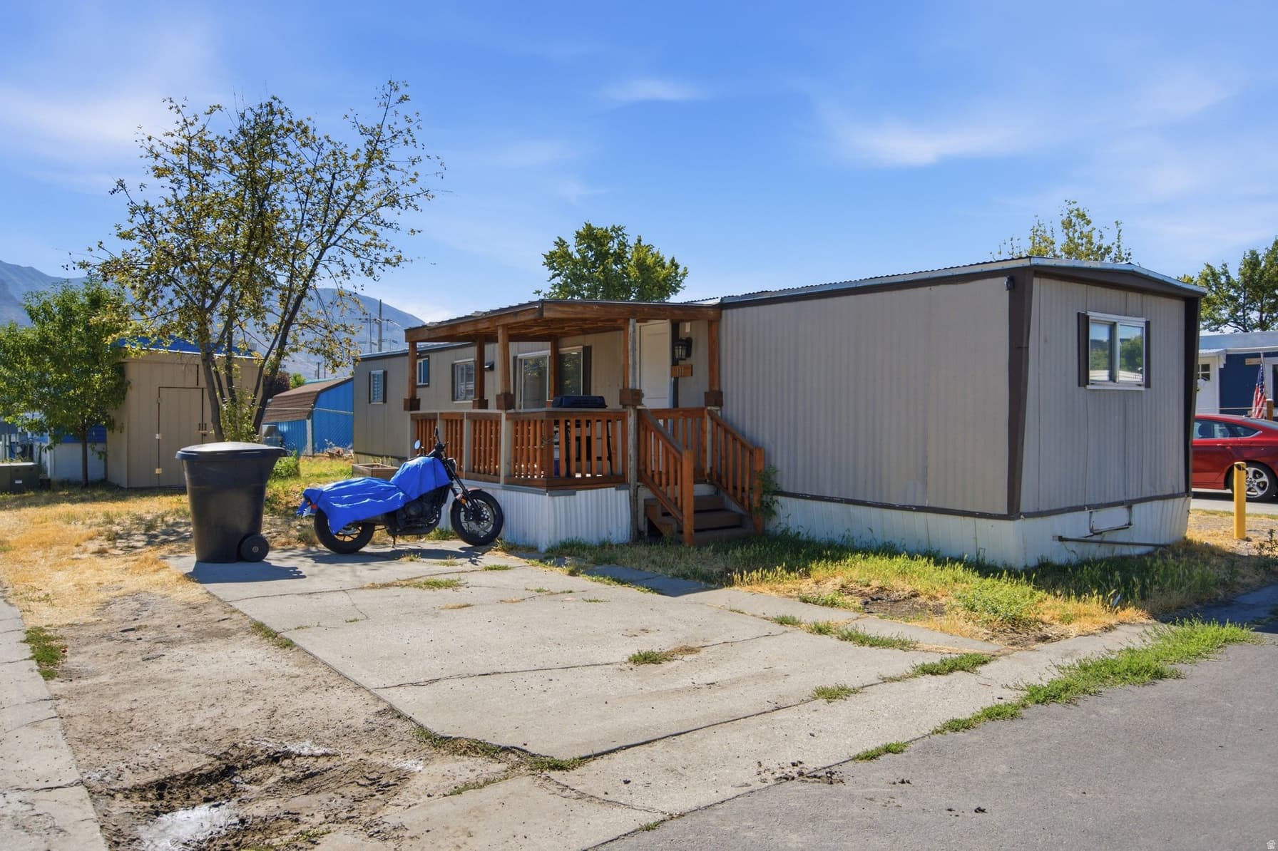 255 N 1600 W photo 1
