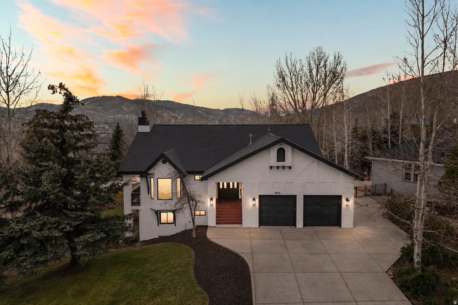 8850 UPPER LANDO LN photo 1