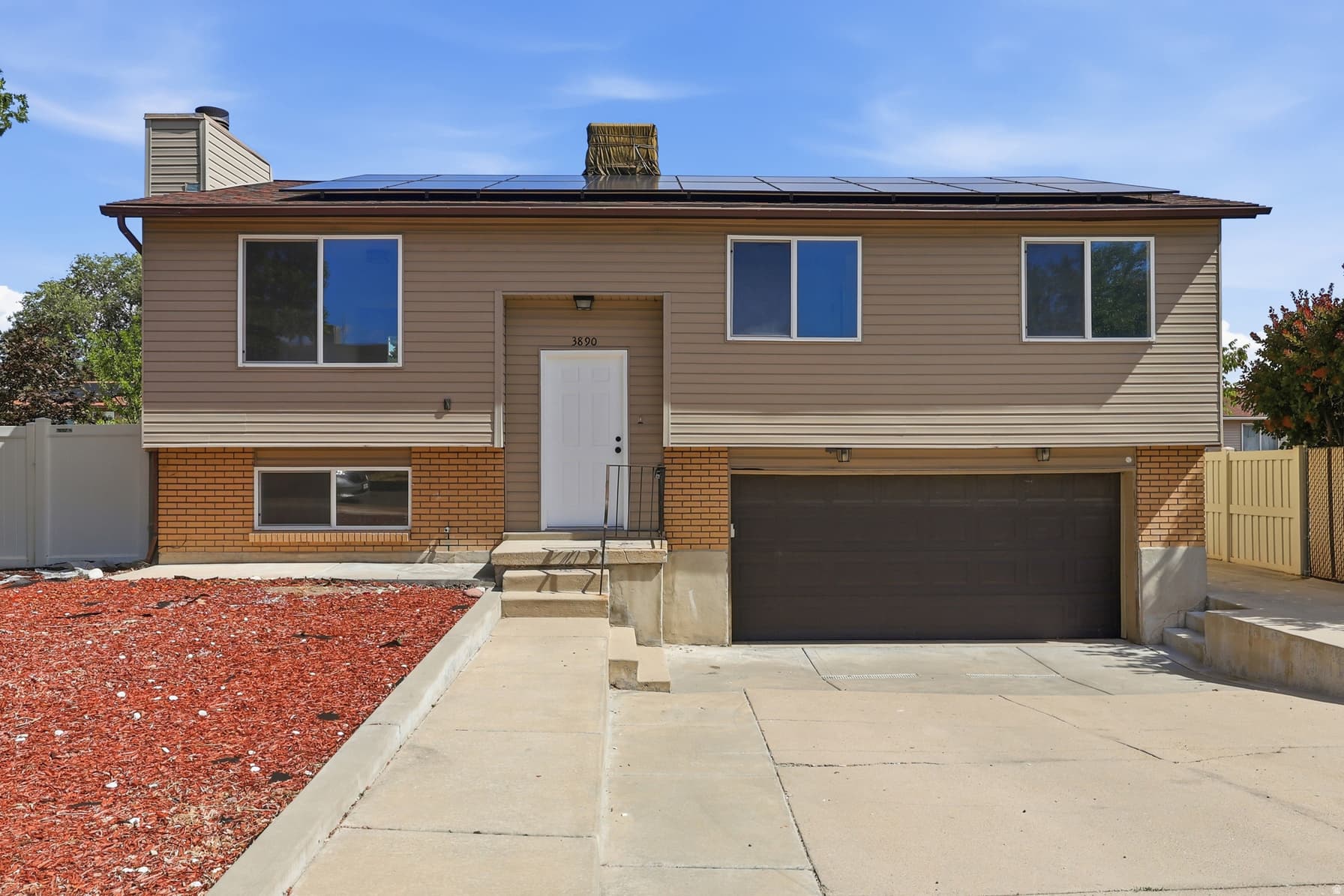 3890 W BURGESS RD photo 1