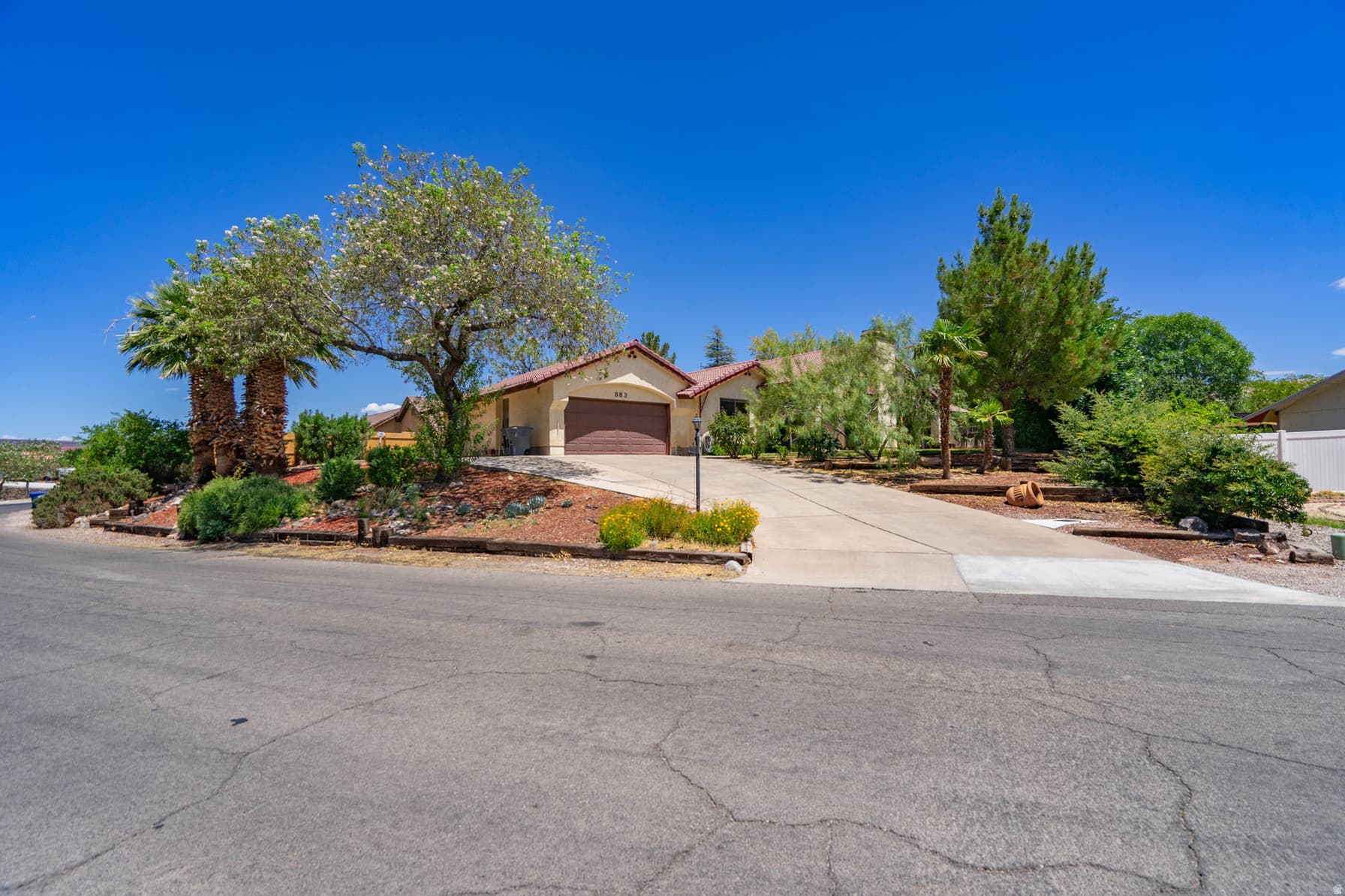 883 E MCKINLEY WAY photo 1