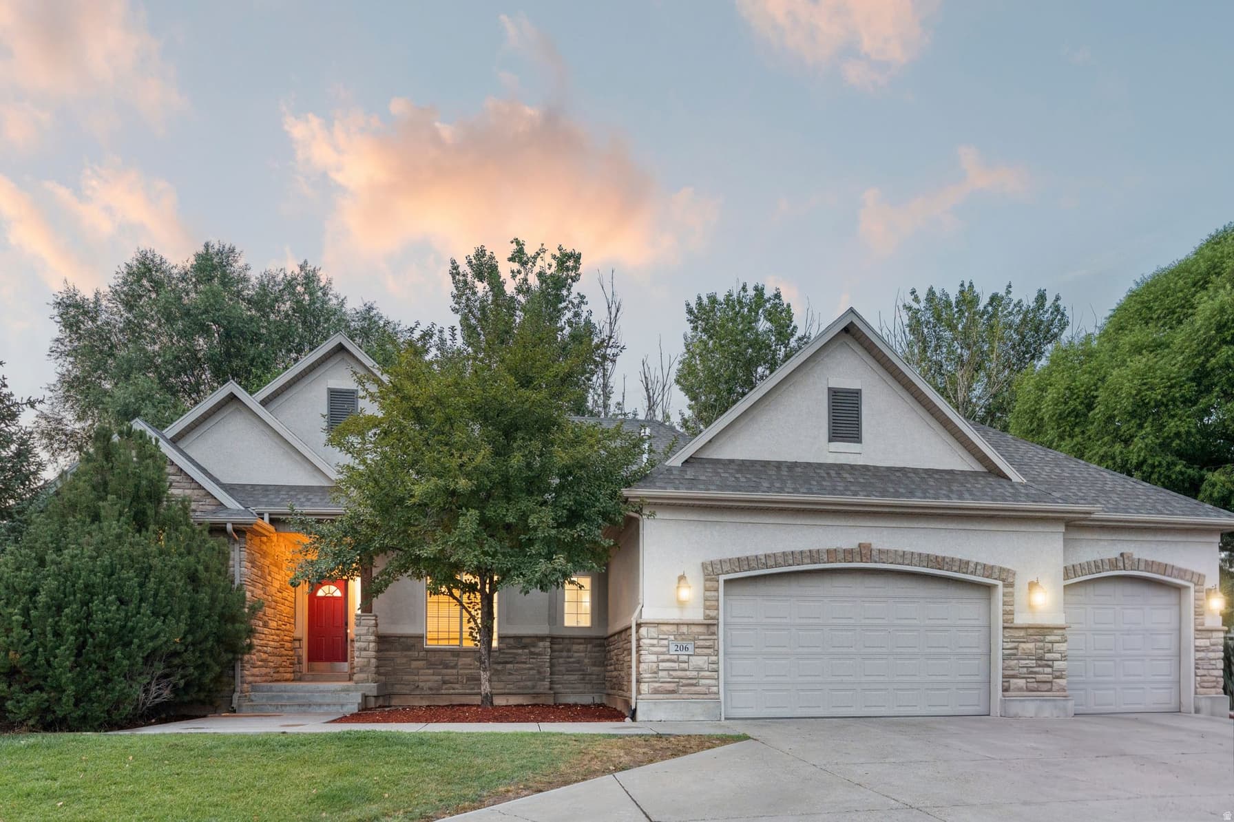 206 N 2975 W photo 1