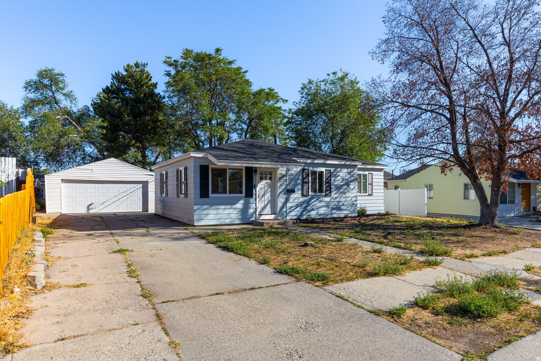 4650 W MILDRED ST photo 1