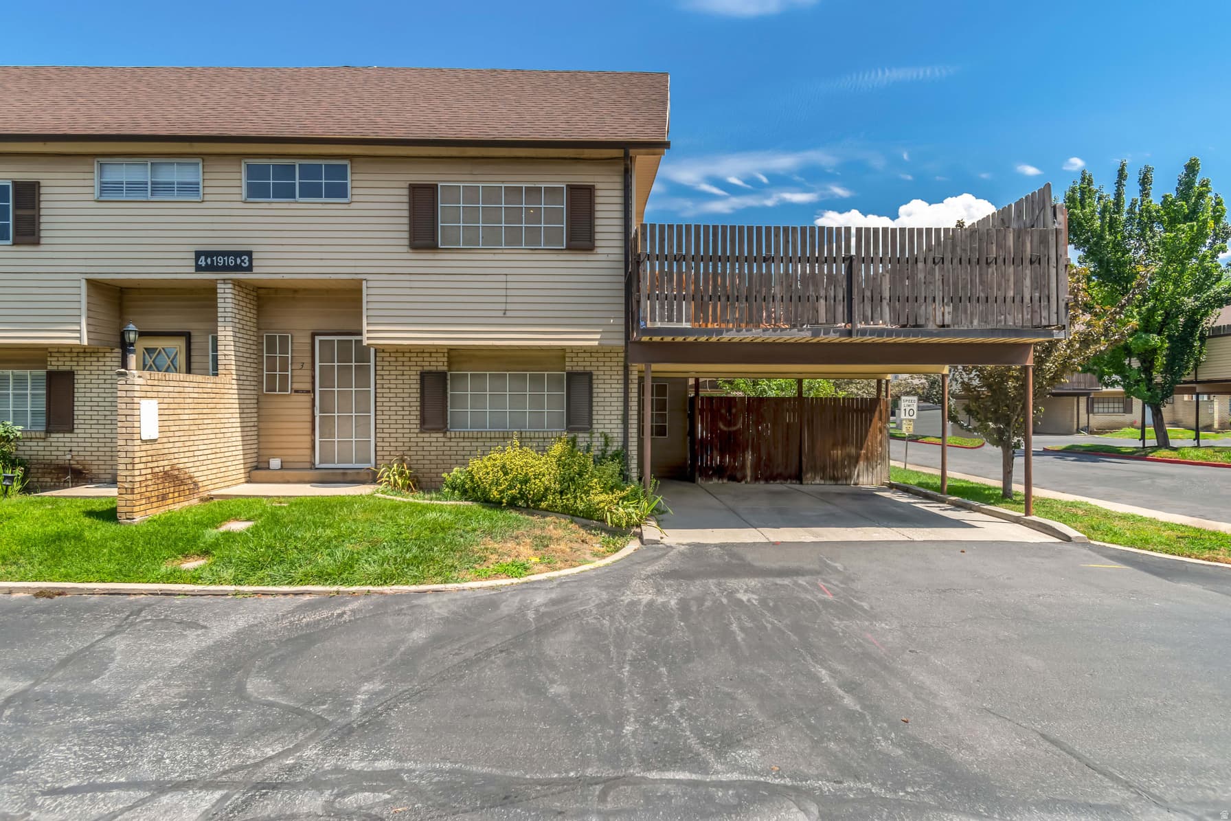 1916 W HOMESTEAD FARMS LN #3 photo 1