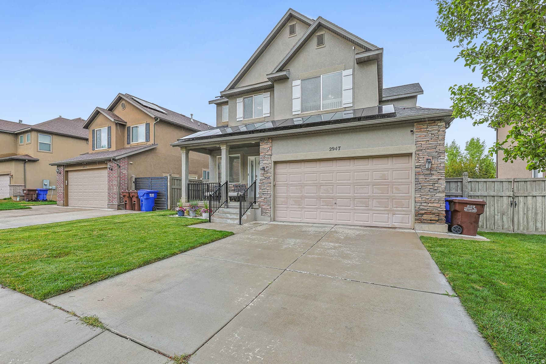 2947 E LOOKOUT DR photo 1