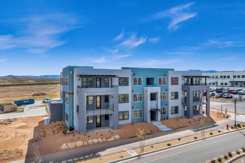 5599 S CARNELIAN PKWY #204 photo 1