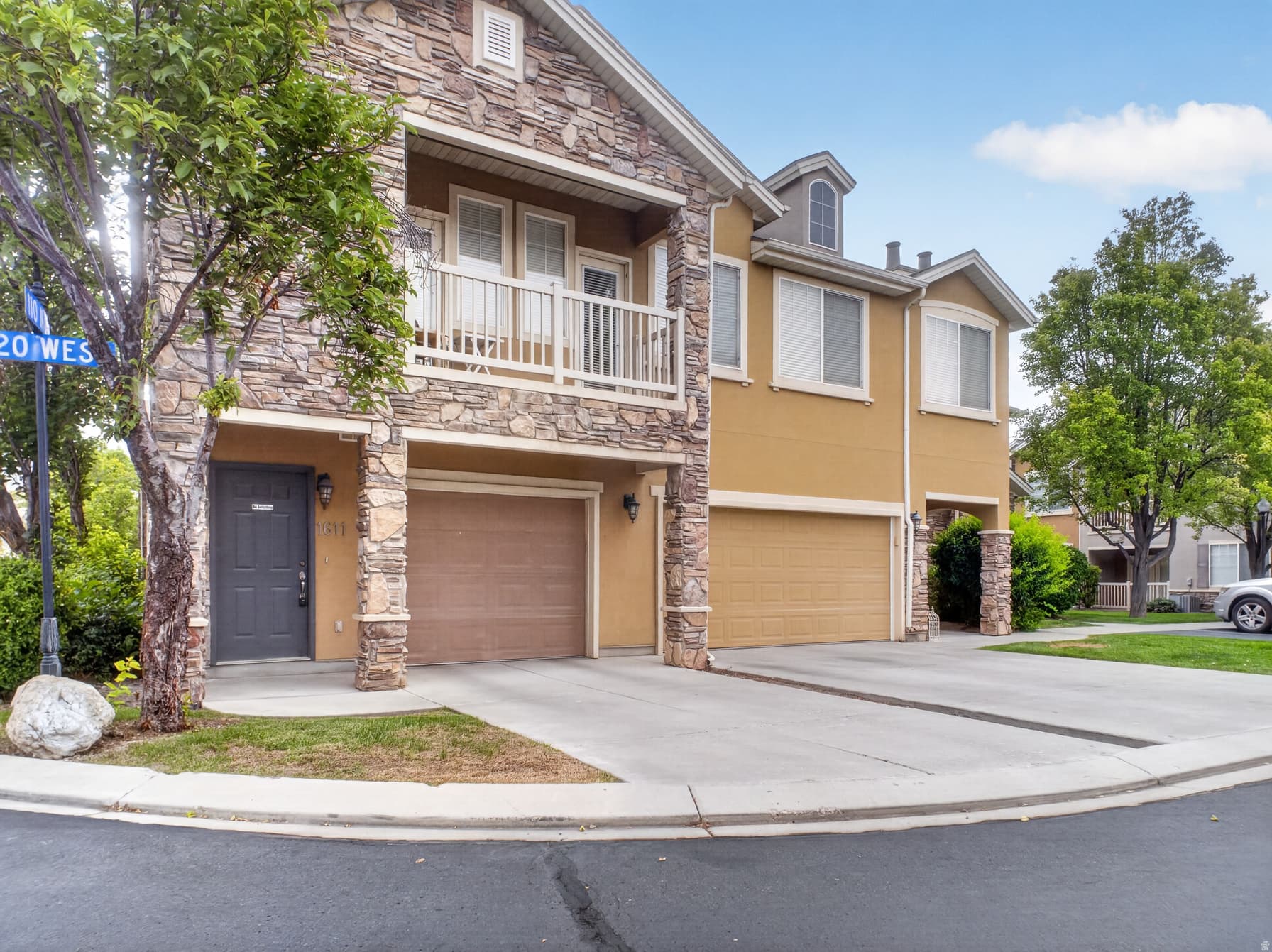 1607 W 110 N photo 1