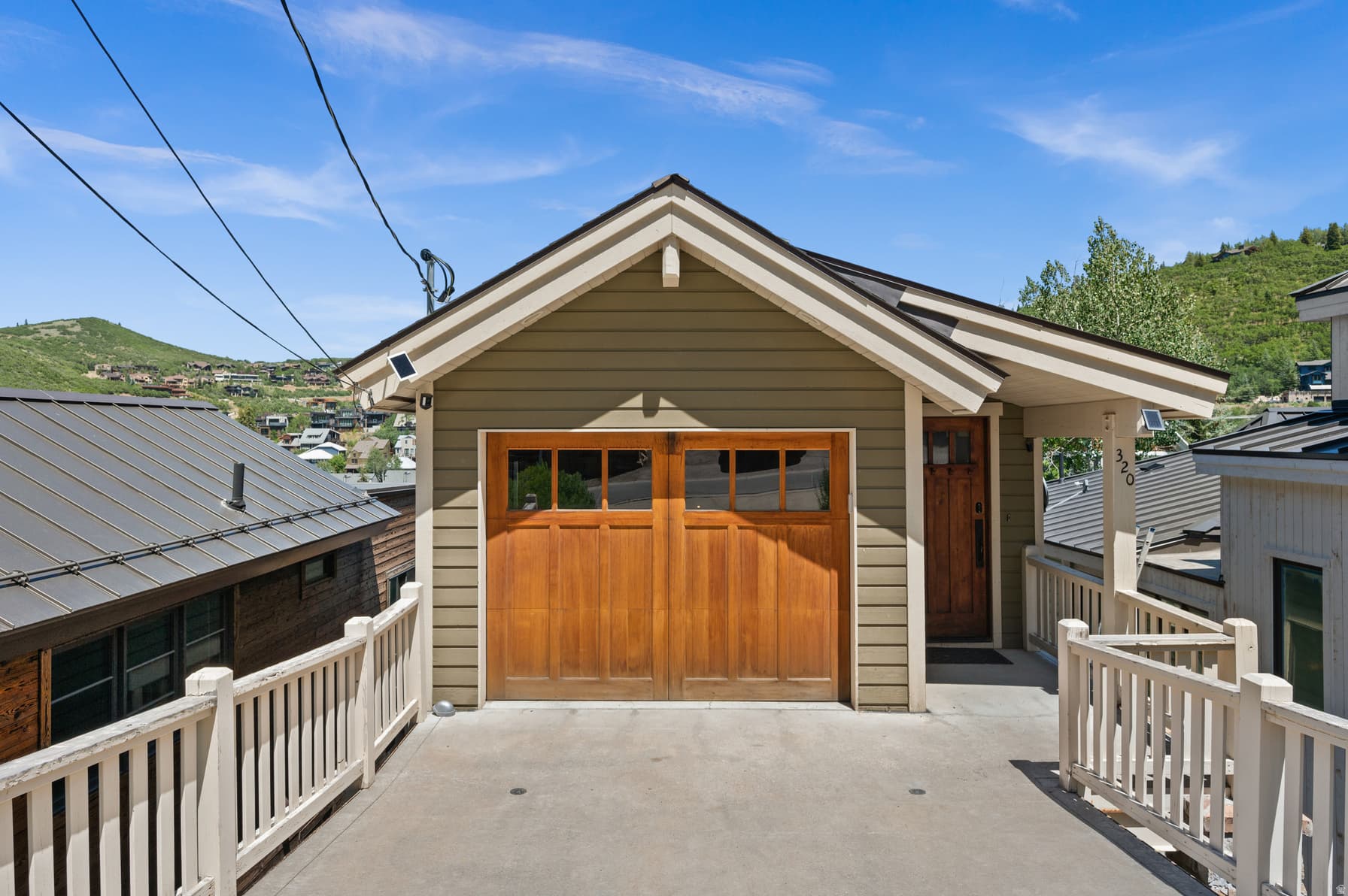 320 WOODSIDE AVE photo 1