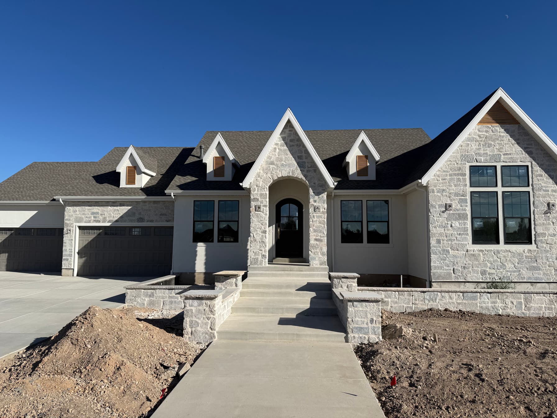 1427 W WILLOW BROOK LN photo 1