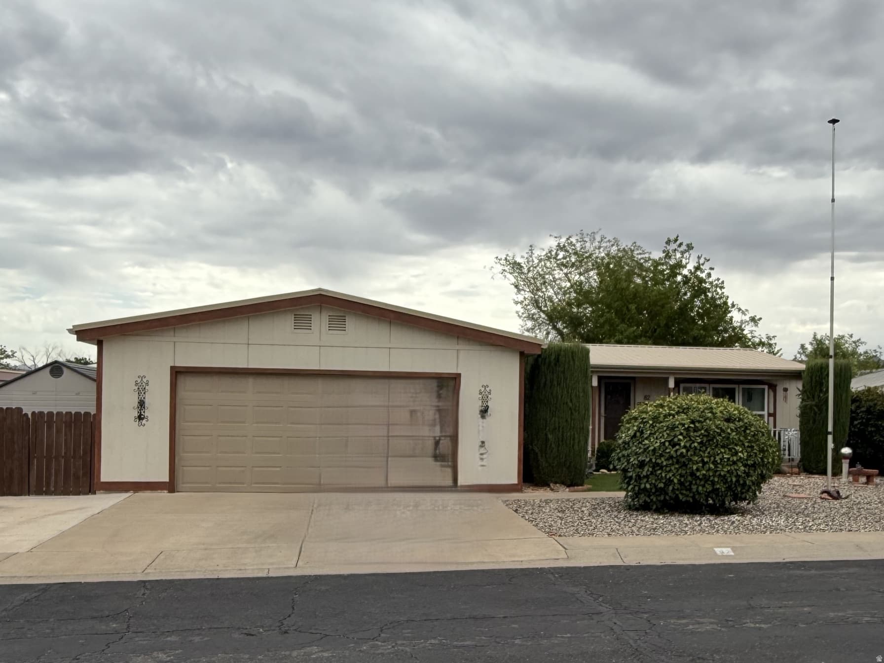 82 N 3880 W photo 1