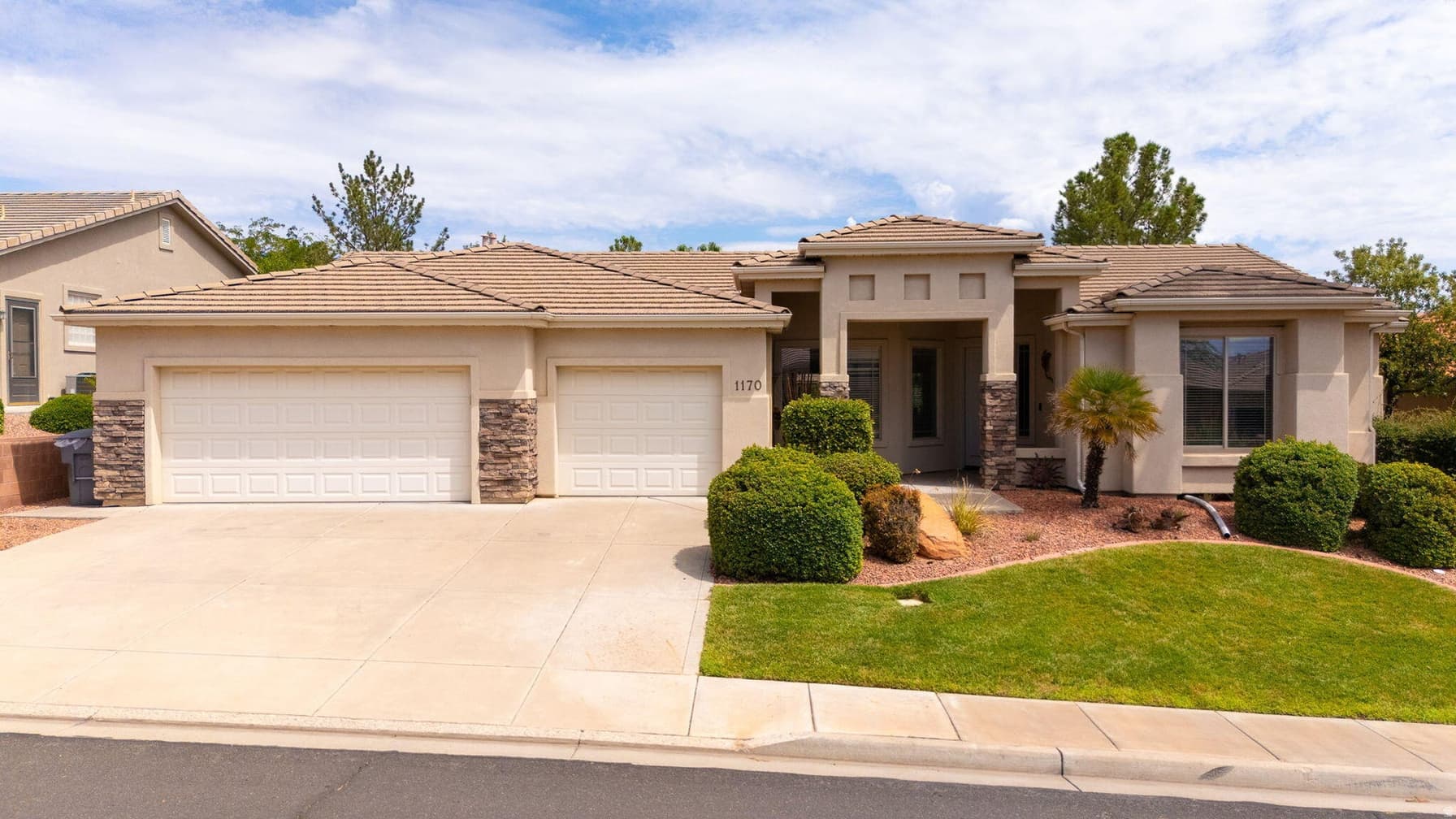 1170 W VISTA VIEW DR photo 1