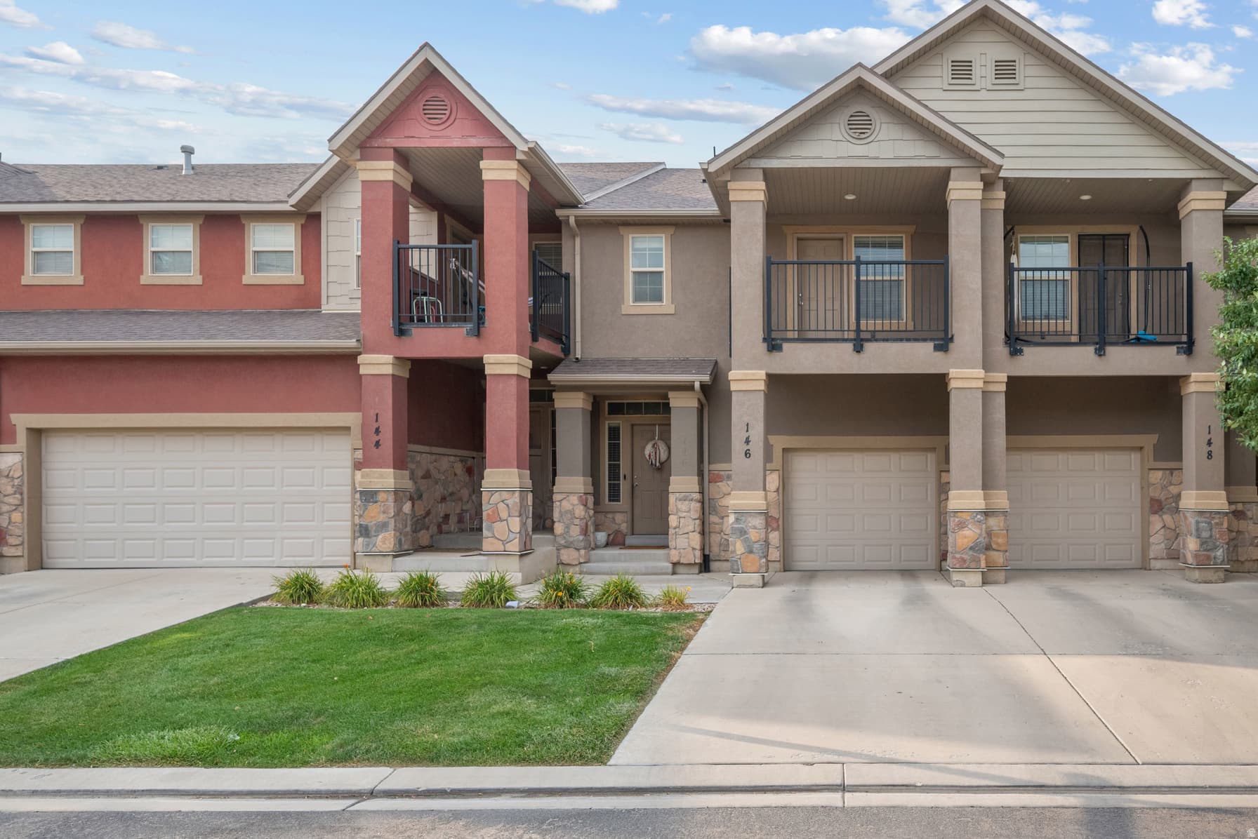146 E CARBONELL WAY photo 1