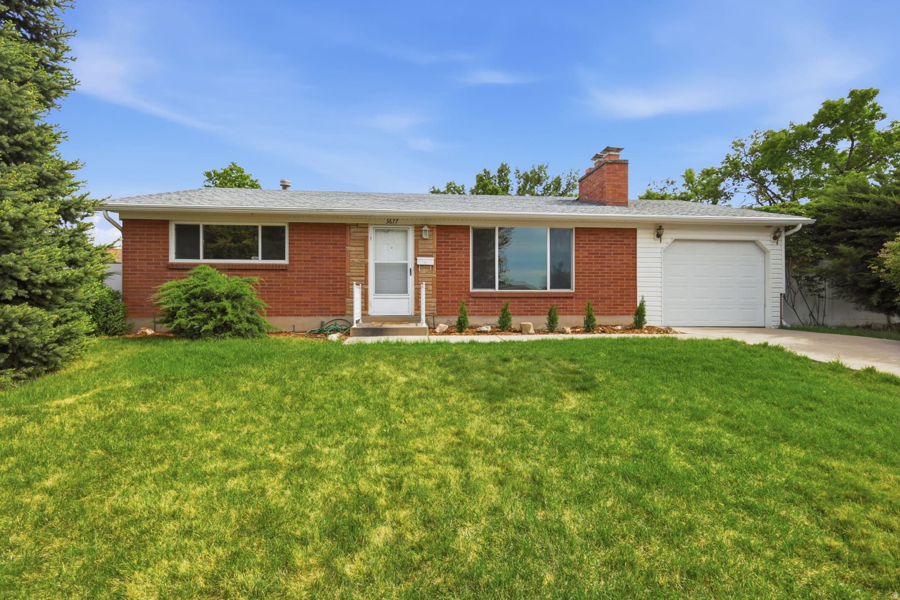3677 W KEWANEE DR photo 1