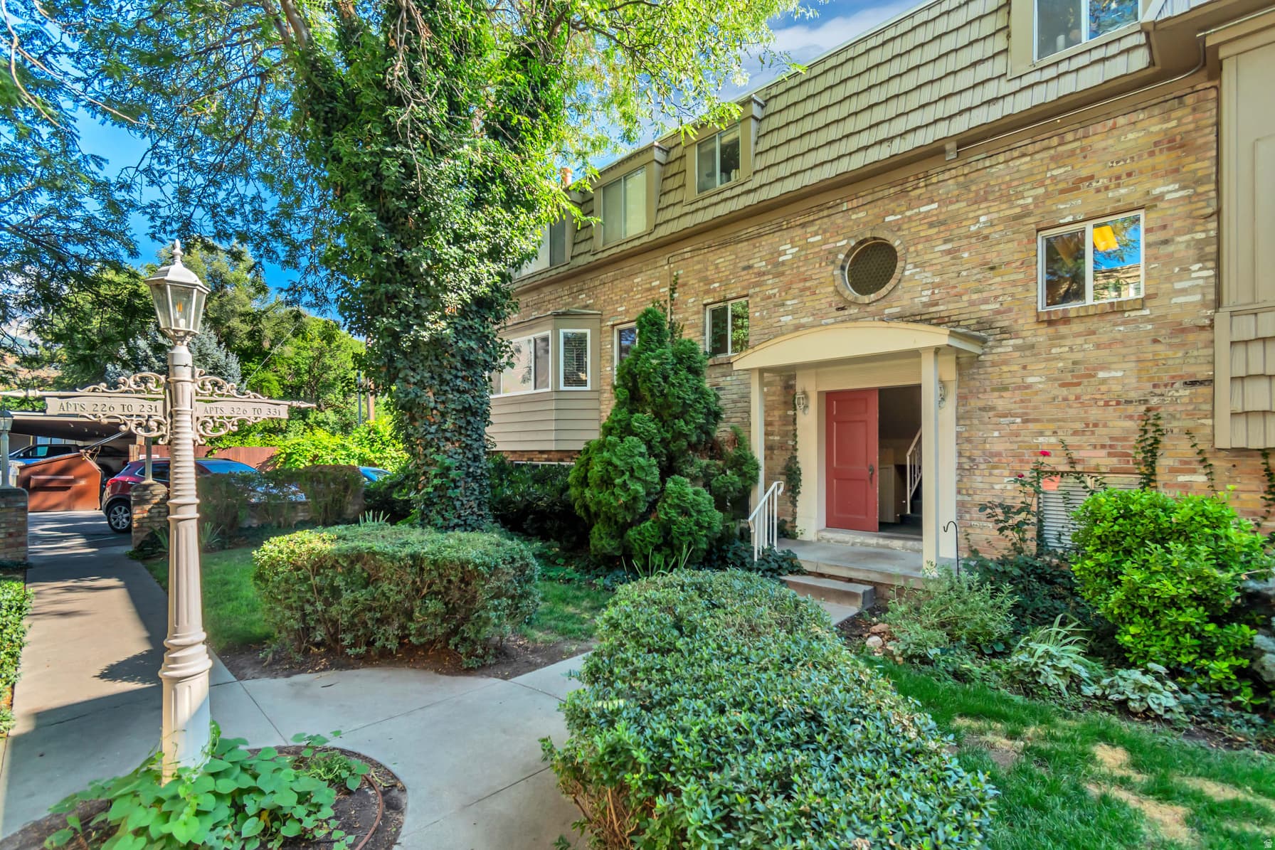 2220 E MURRAY HOLLADAY RD #329 photo 1
