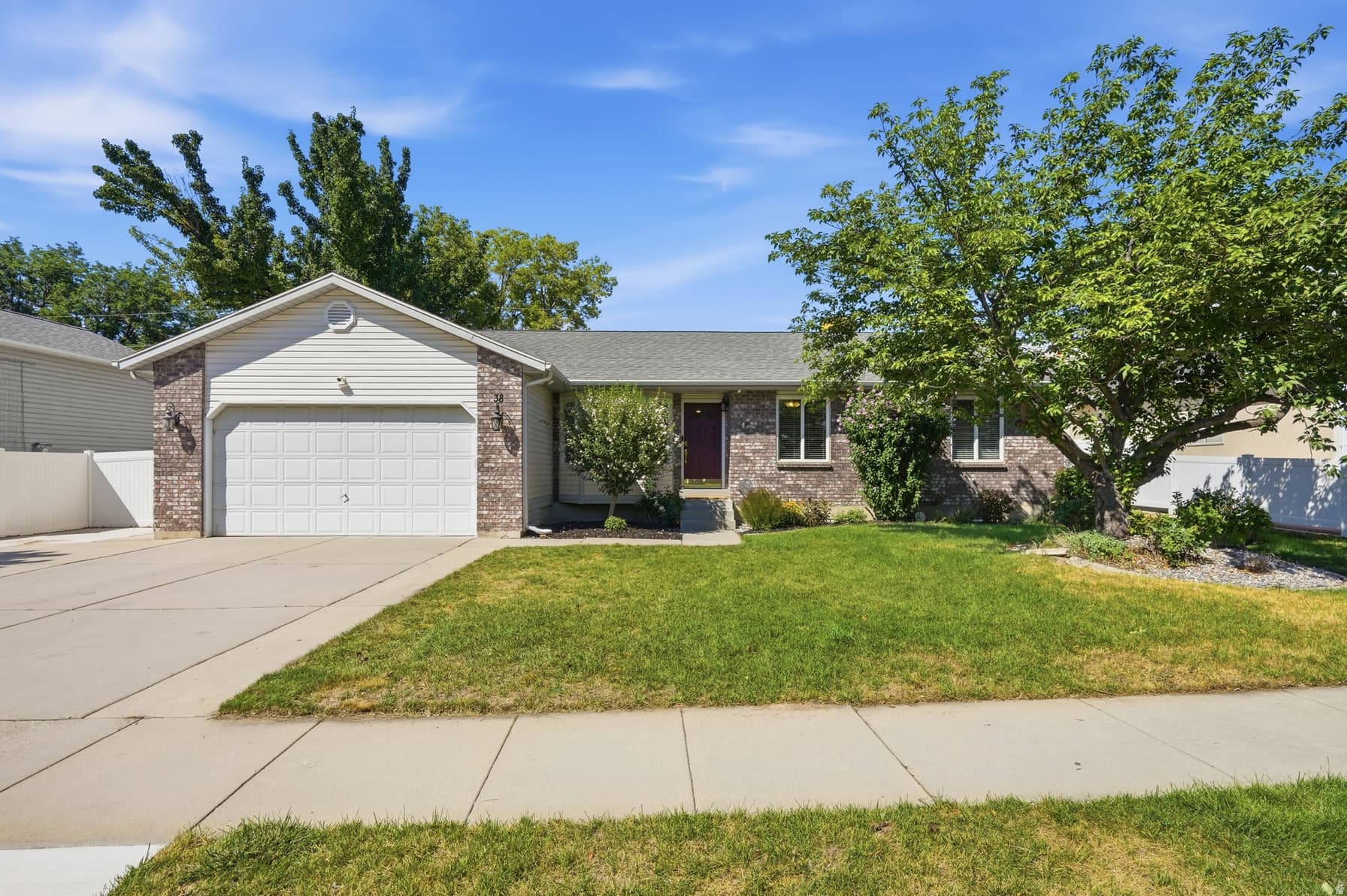 38 W CLAY PARK DR photo 1