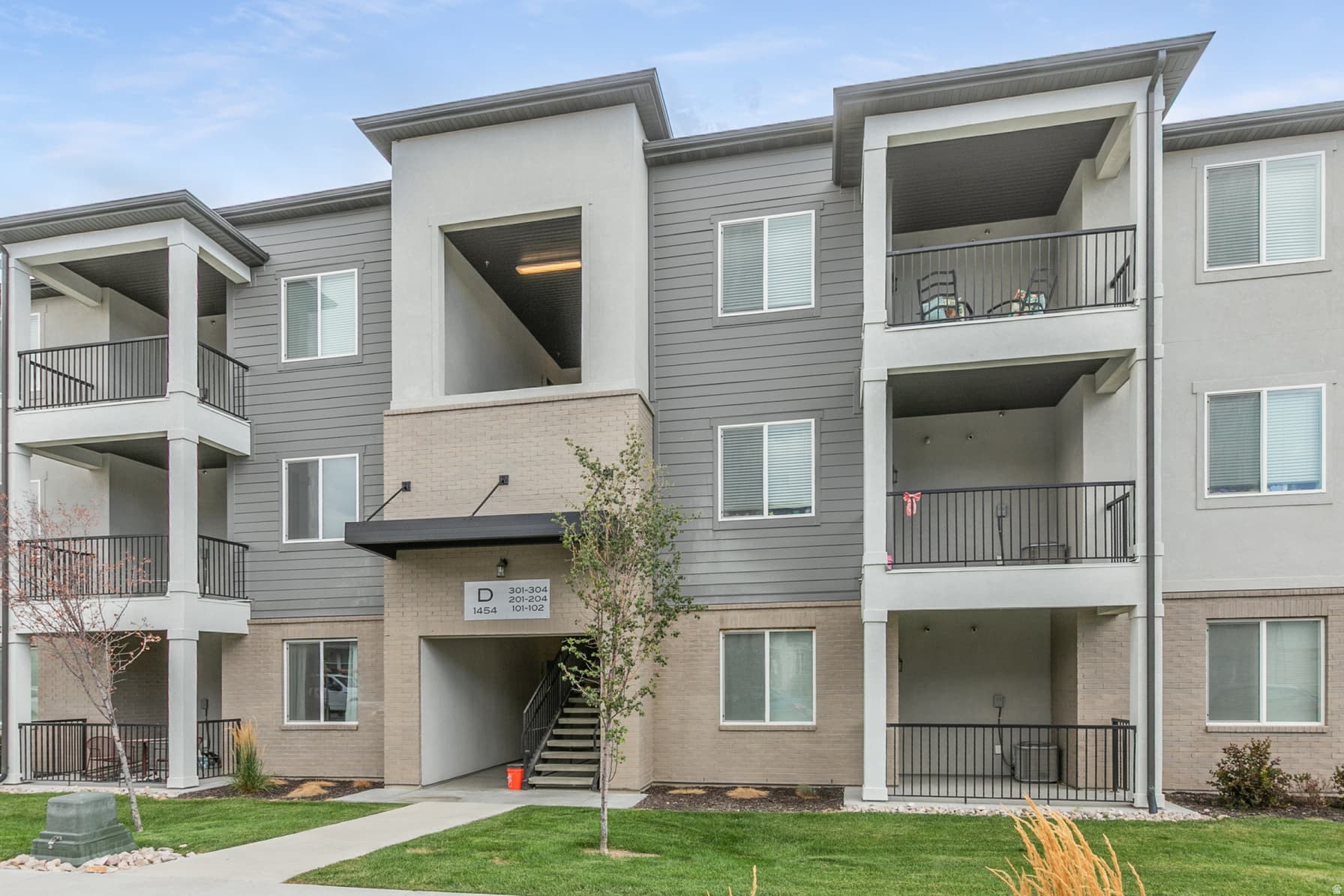 1454 N 3830 W #302 photo 1