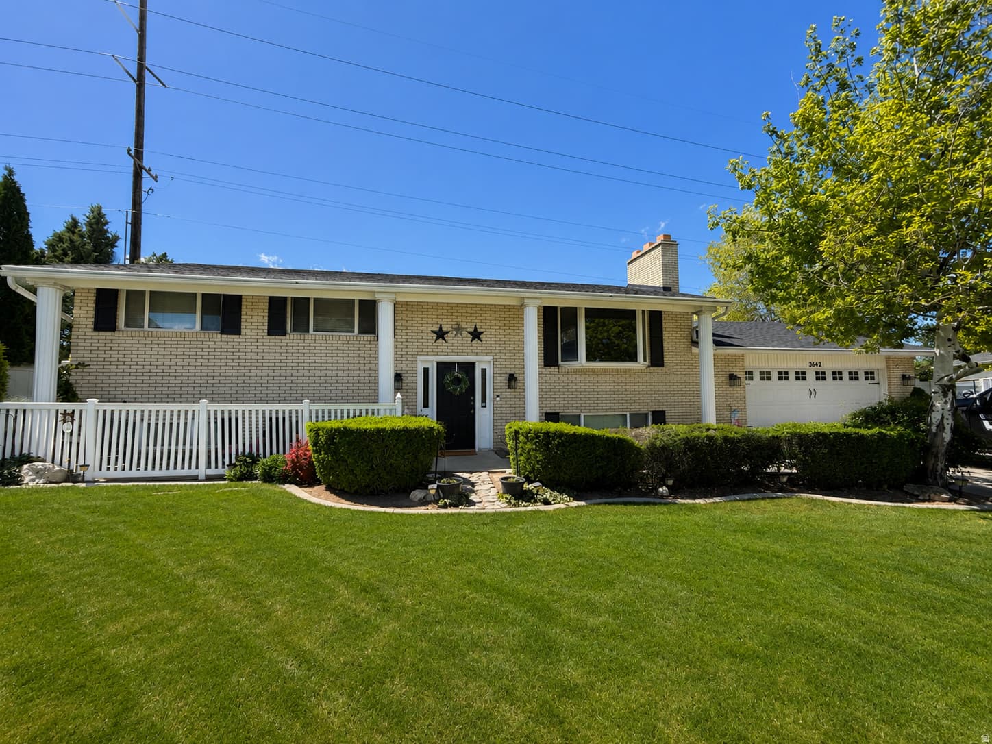 5642 S 2665 W photo 1