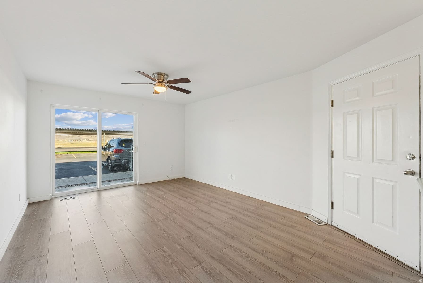 595 S MAIN #18 photo 1