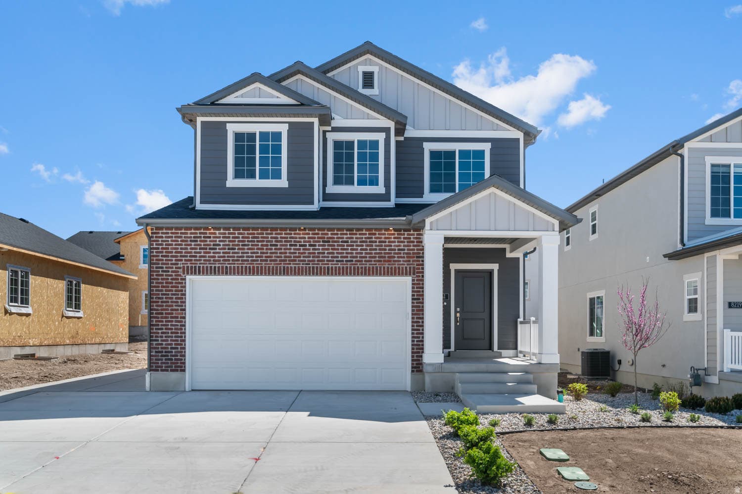 8211 W DIAMOND PEAK WAY photo 1