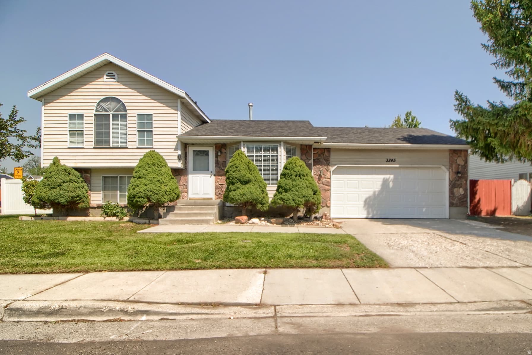 3245 S 540 E photo 1