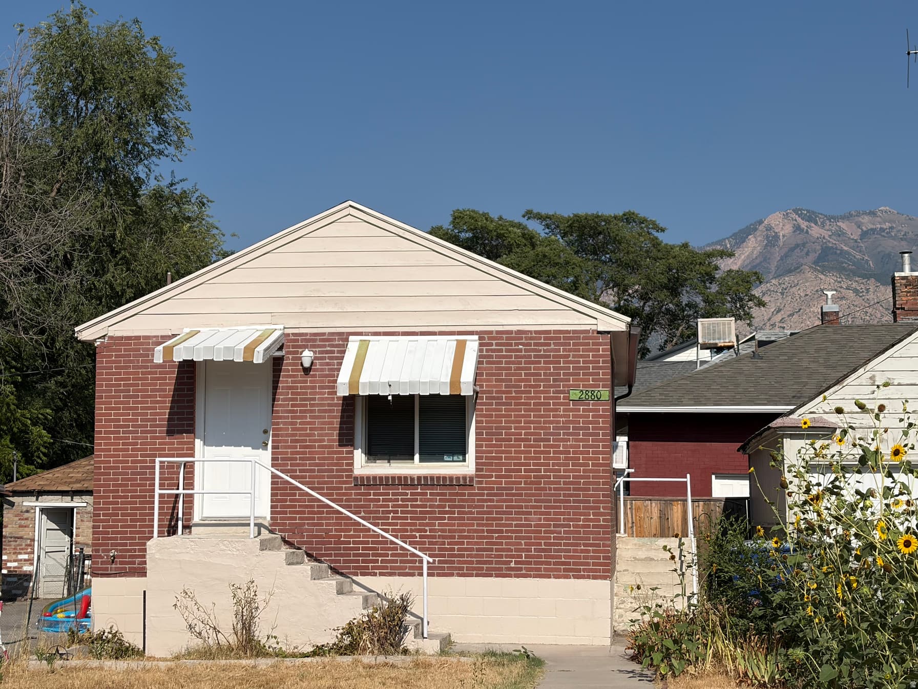 2880 LINCOLN AVE photo 1