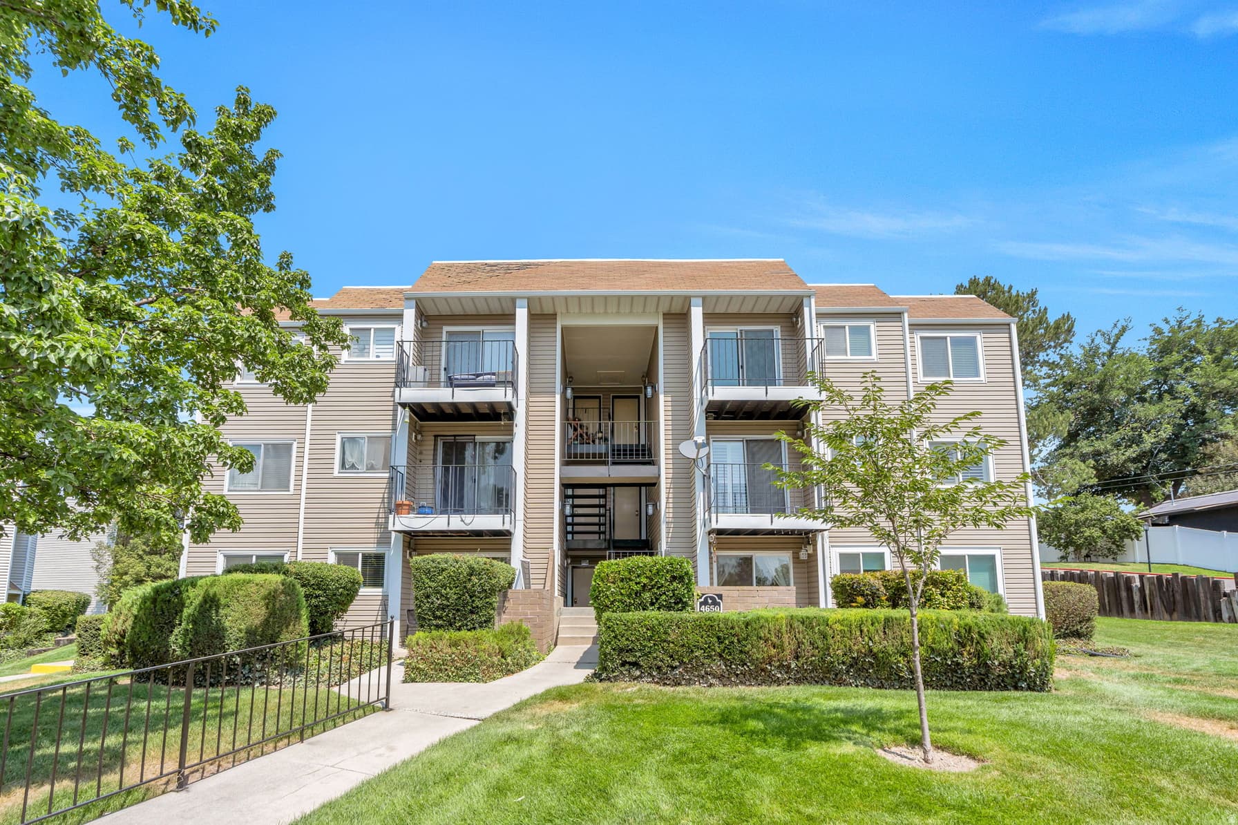 4650 S QUAIL PARK DR #F photo 1