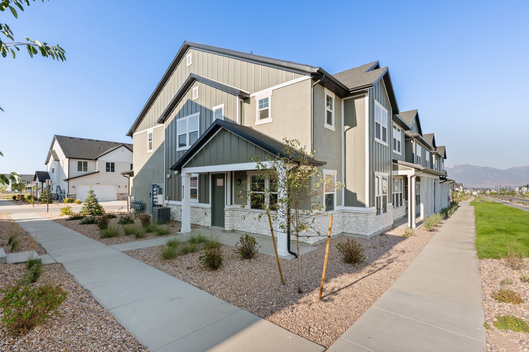6737 W JUMBO ROCKS LN #243 photo 1