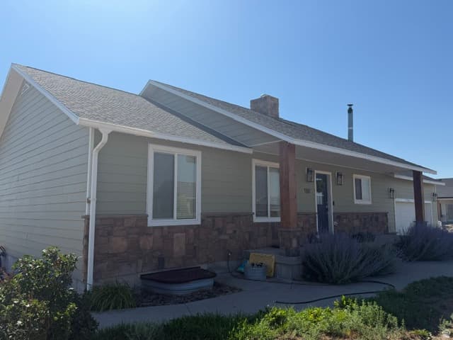 180 N SAGE LN photo 1