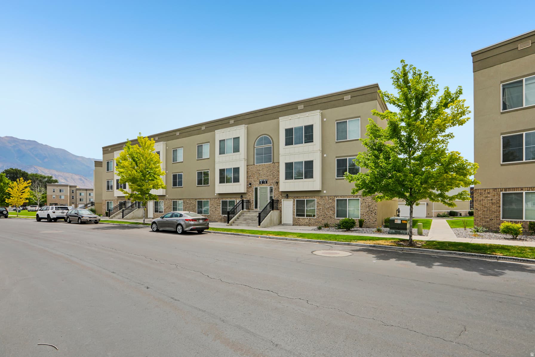 715 E 550 S photo 1