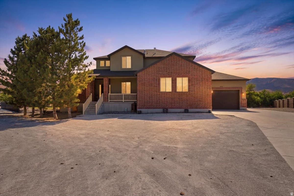 457 W WRATHALL LN photo 1