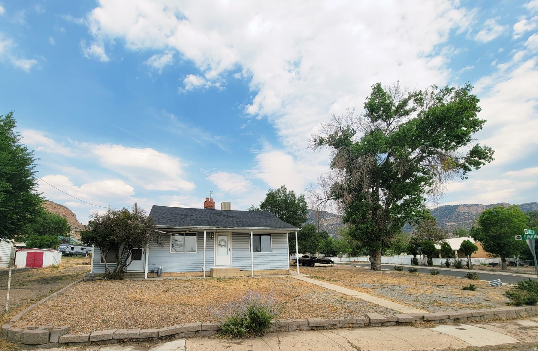 431 CIRCLE WAY photo 1