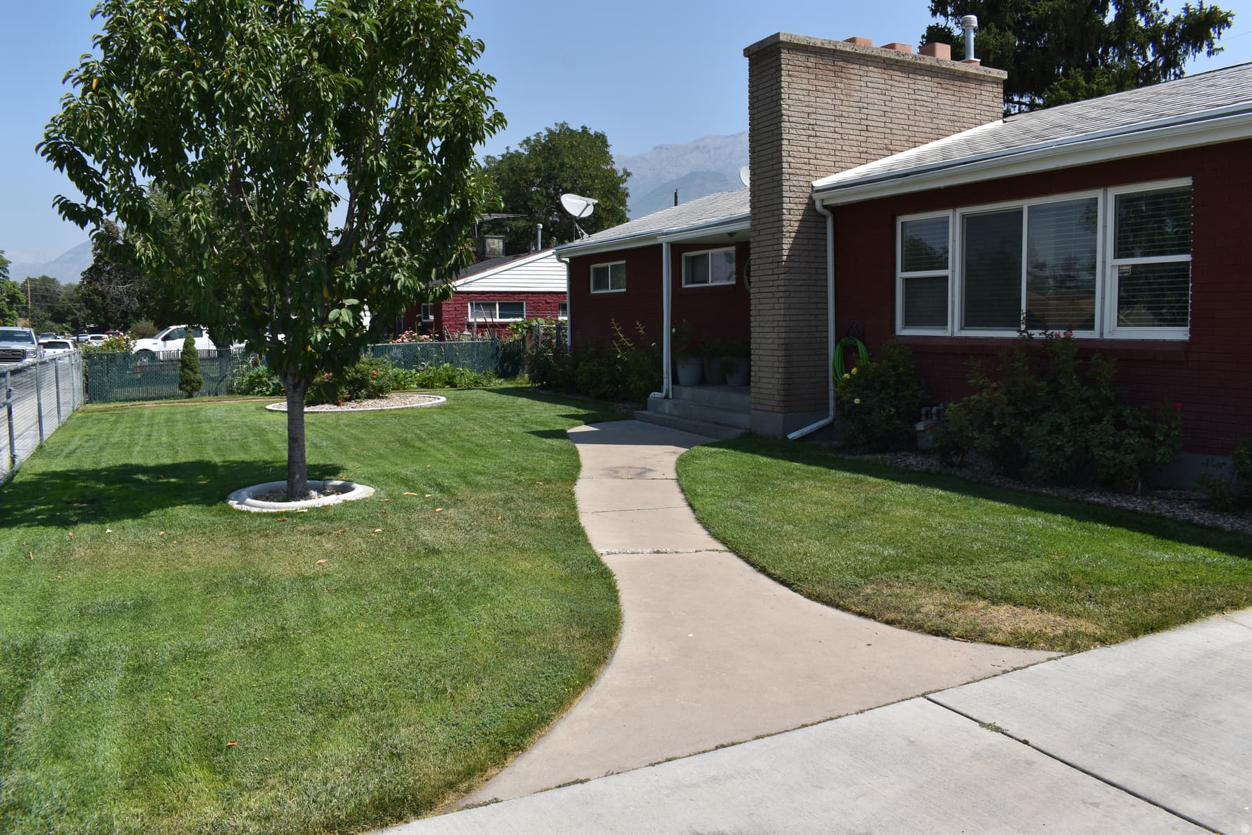 330 N 725 W photo 1