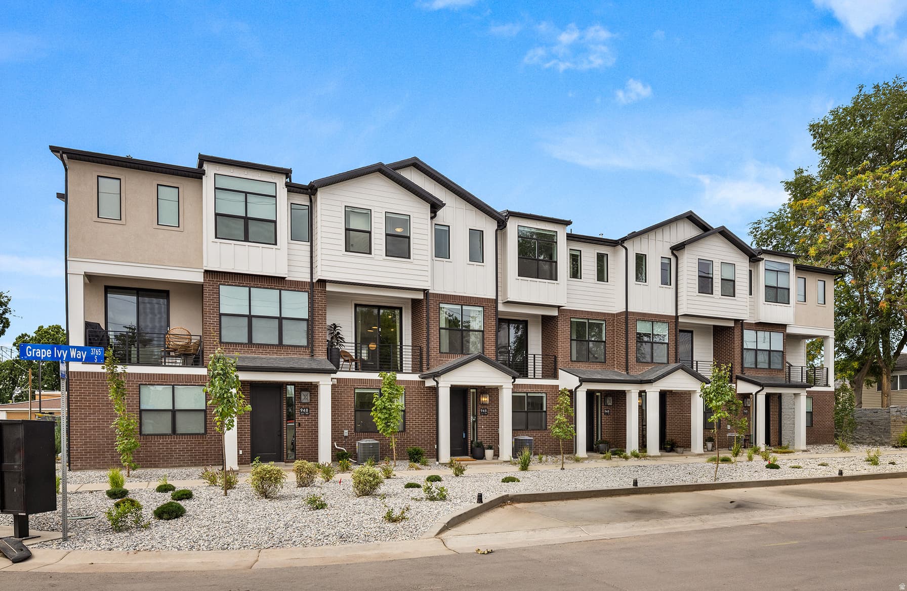 948 E GRAPE IVY WAY #104 photo 1