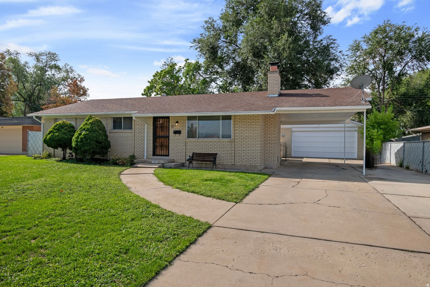 37 W LA SALLE DR photo 1