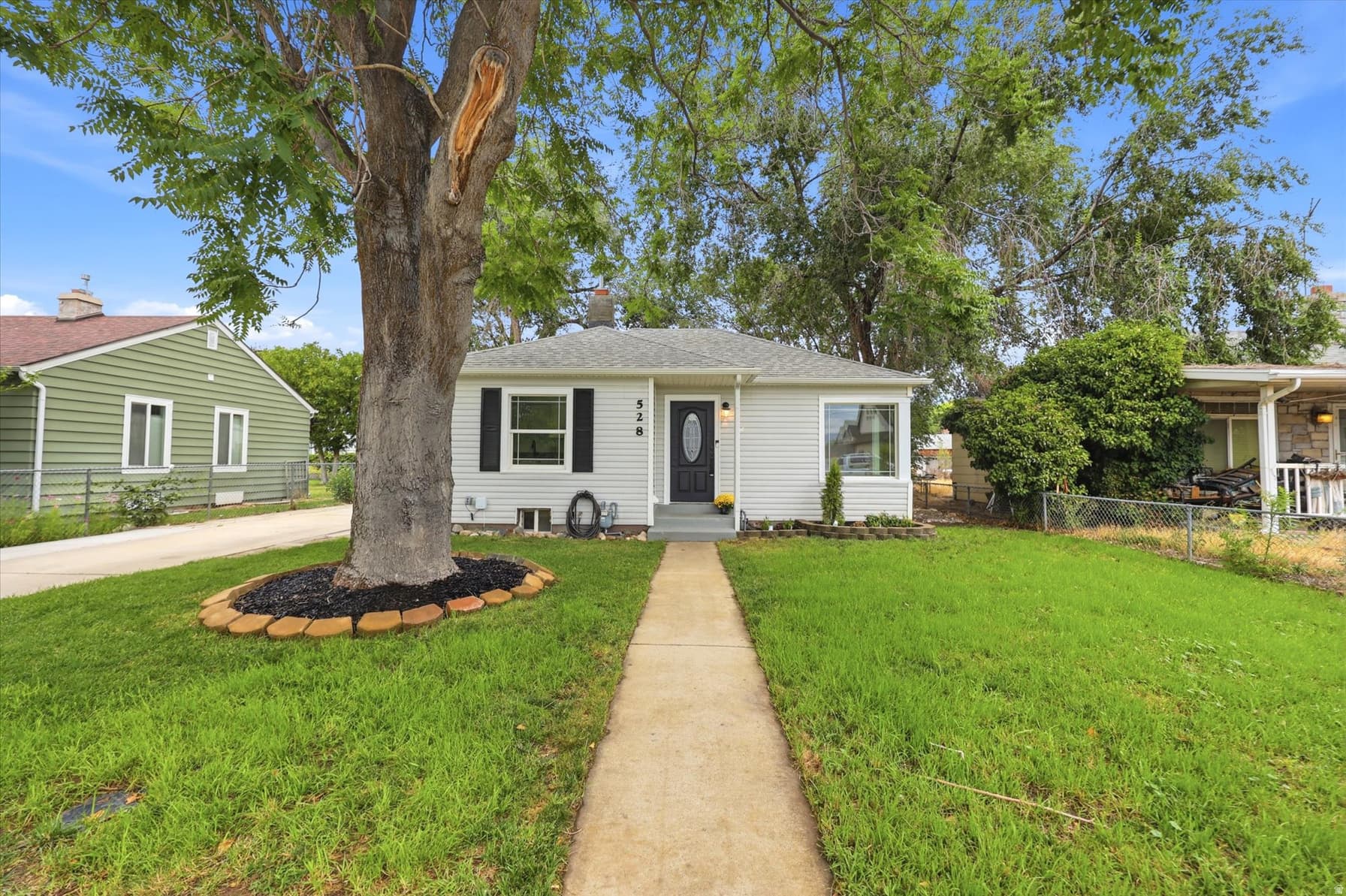 528 N BEVERLY AVE photo 1