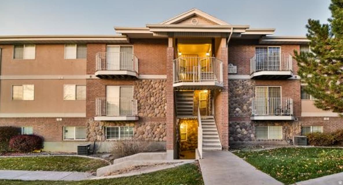 1246 W 1420 N #143 photo 1