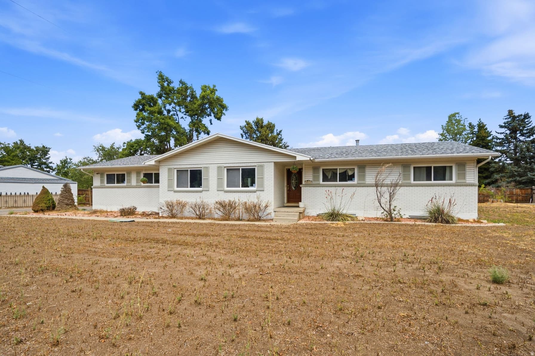 2315 E CREEK RD photo 1