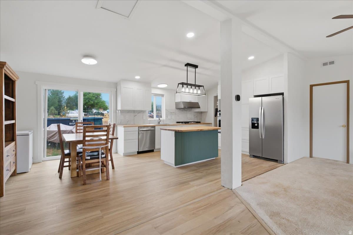 237 N 300 W photo 1