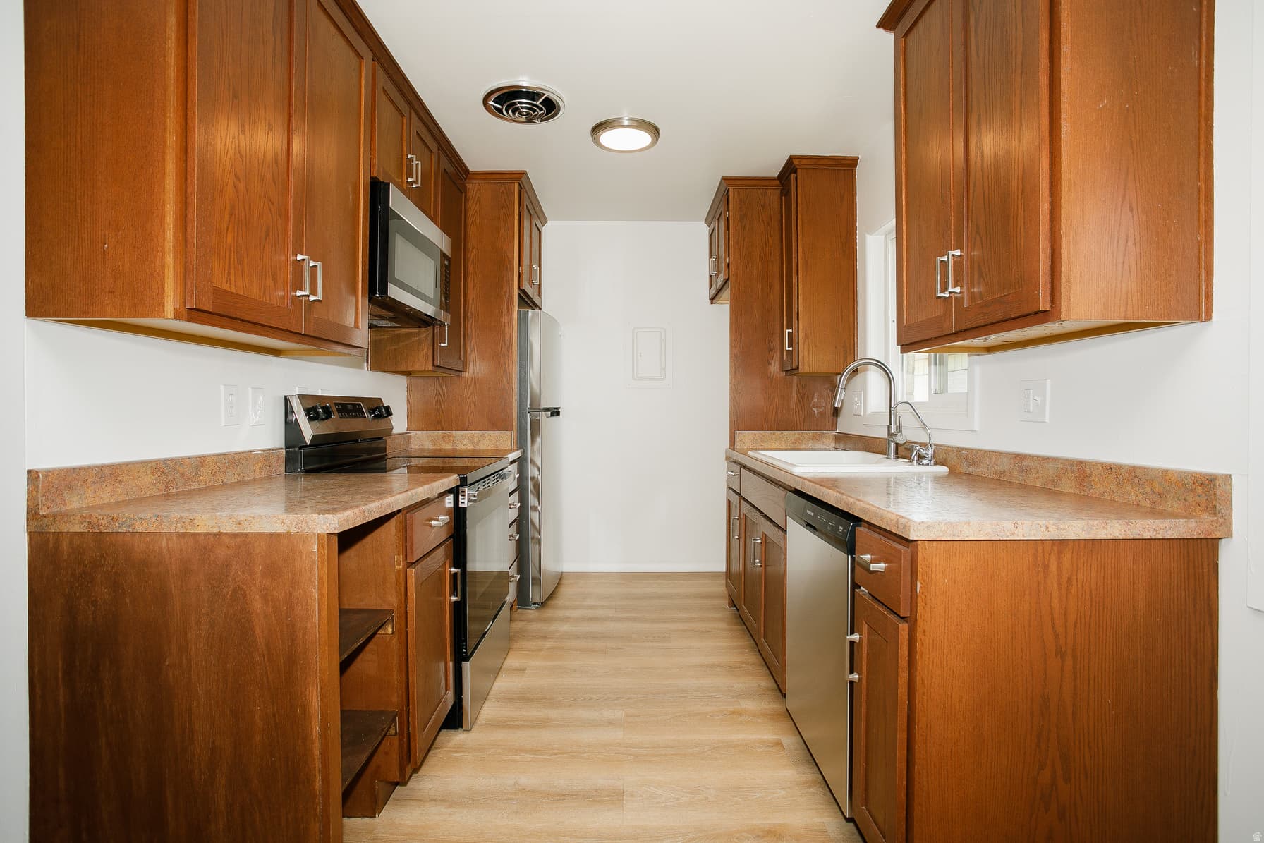 616 N OAKLEY ST #B307 photo 1