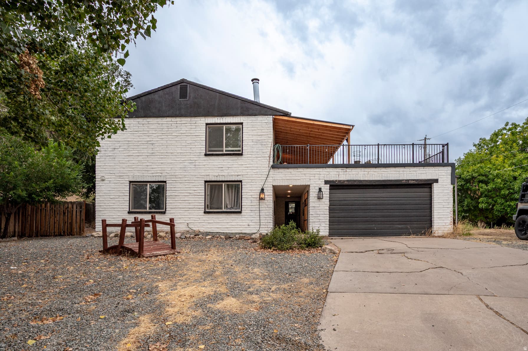450 HILLSIDE PL photo 1