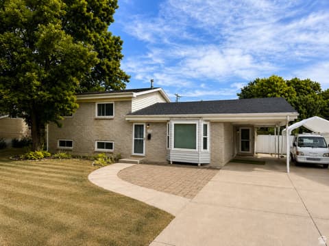 1096 E 5190 S photo 1