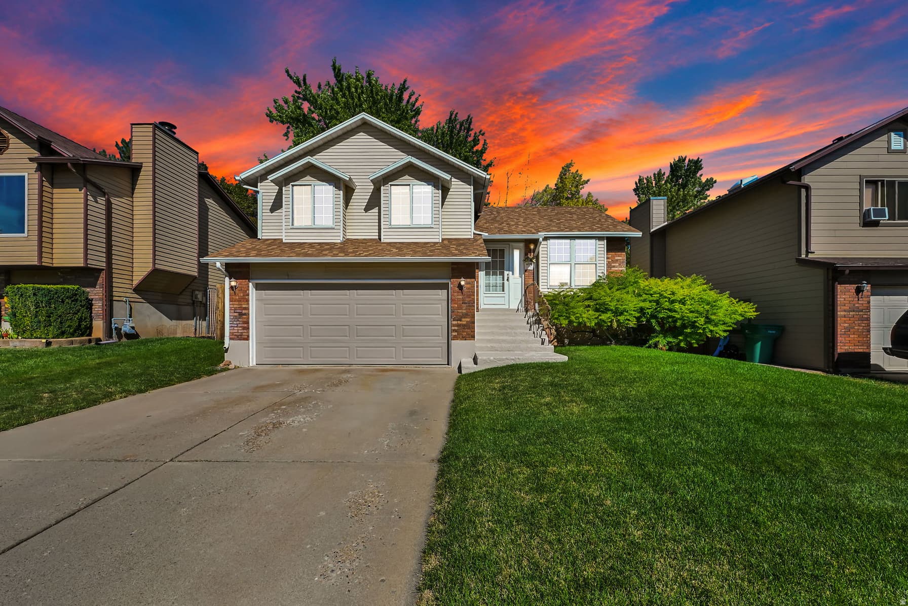 121 N 400 W photo 1