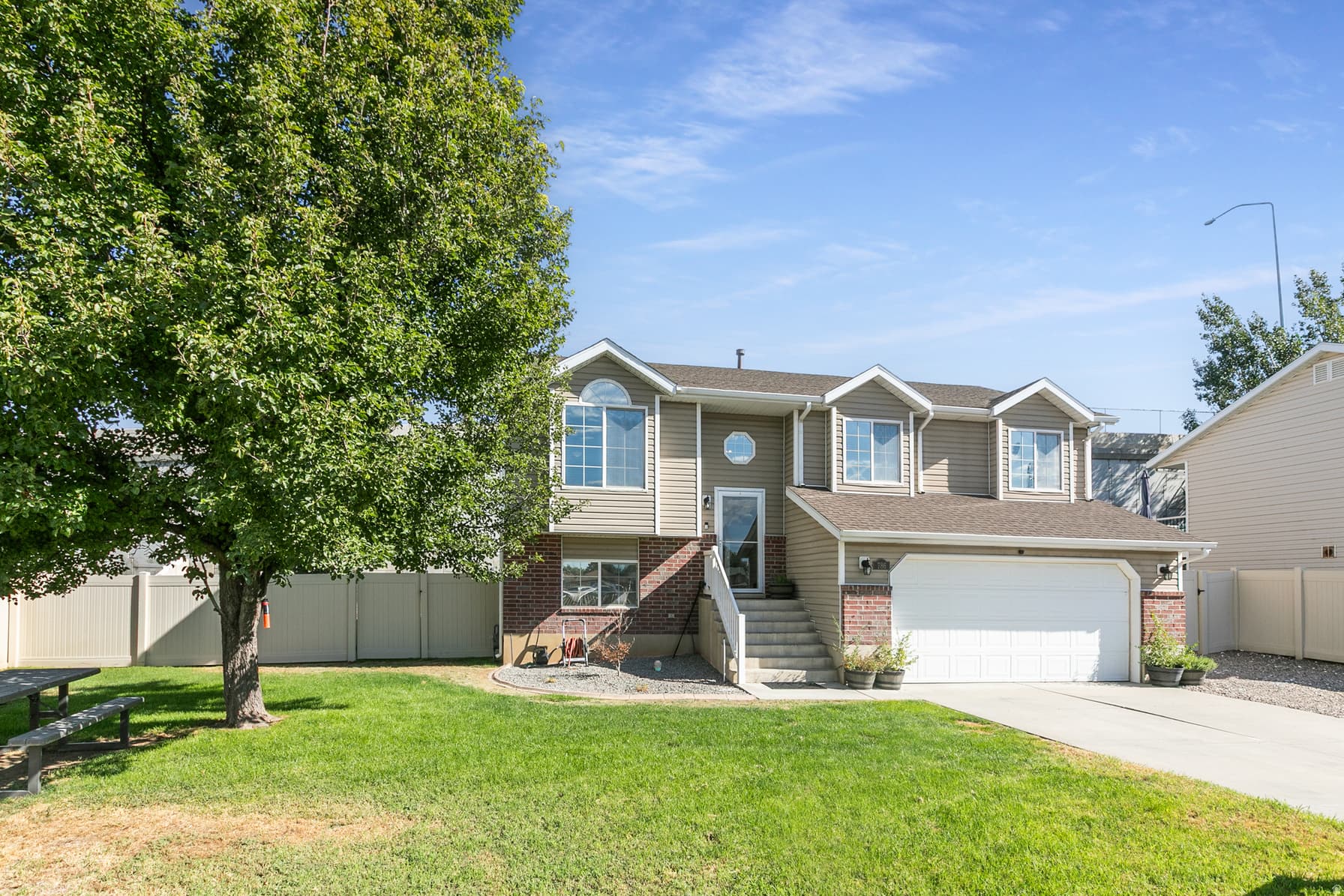 786 N 625 W photo 1