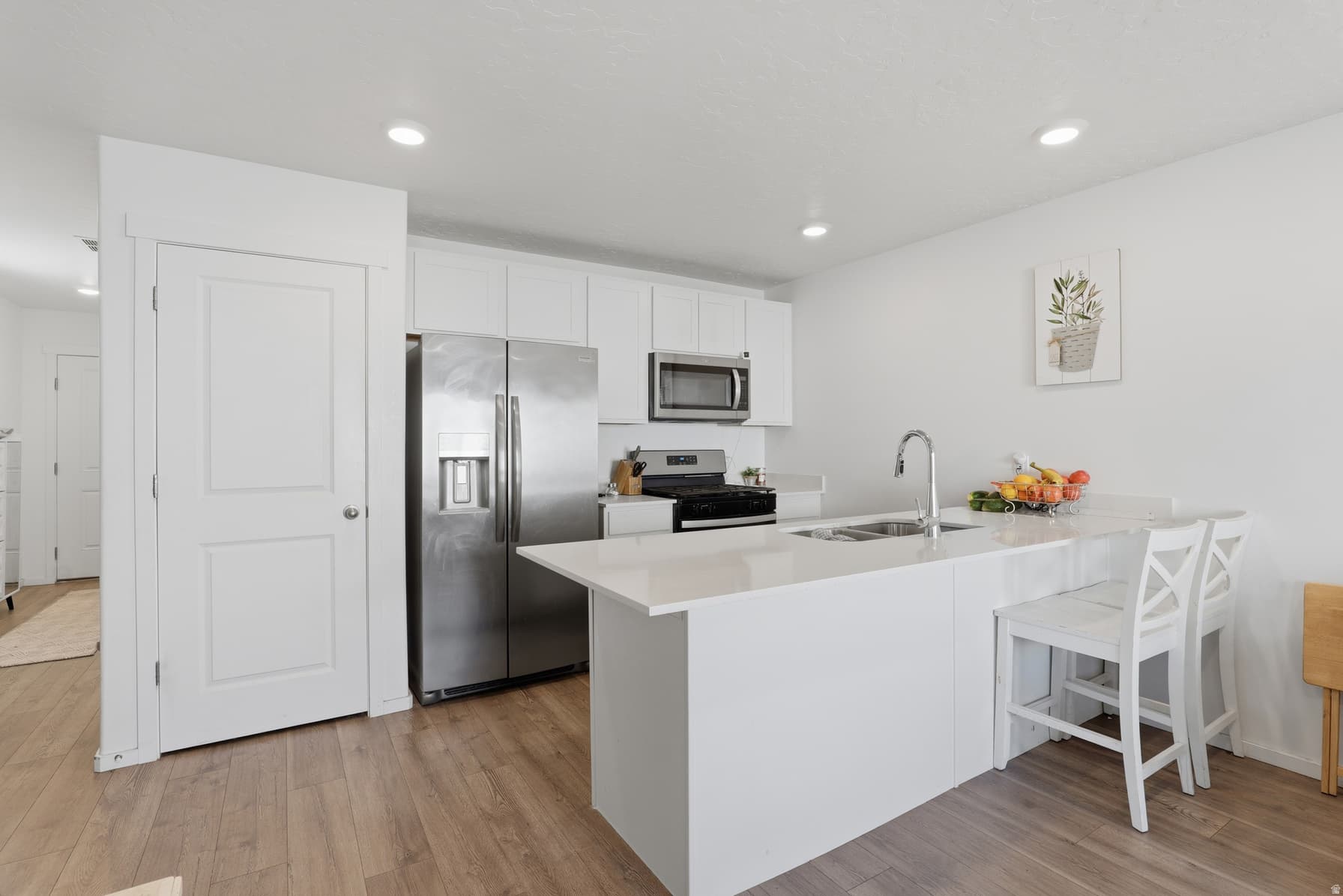 1068 E SCUTTLEBUTT LN photo 1