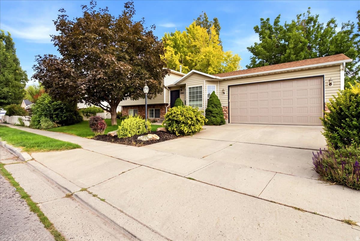2263 W 1750 N photo 1
