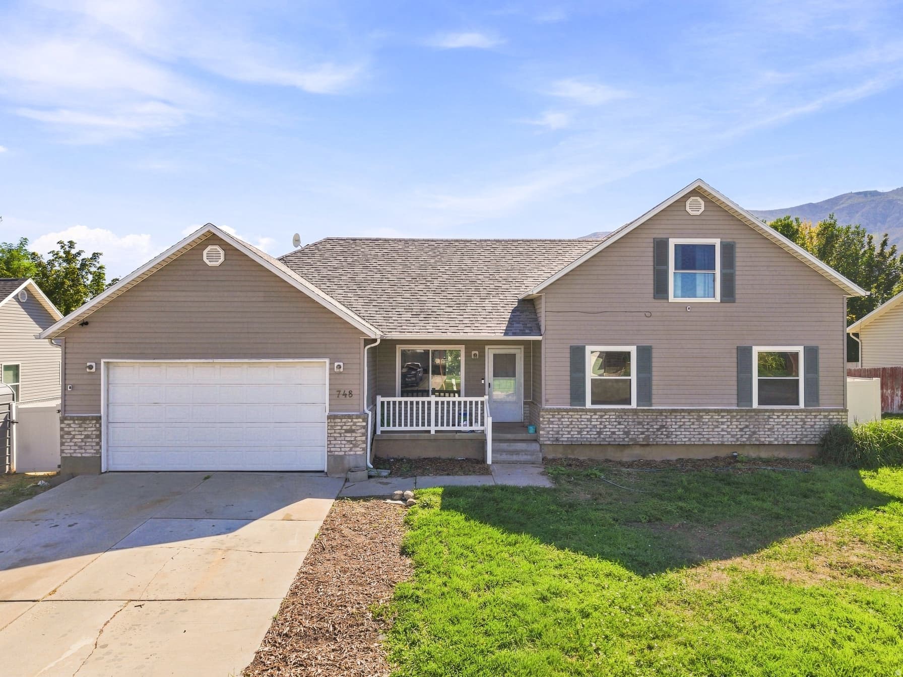 748 N 240 W photo 1