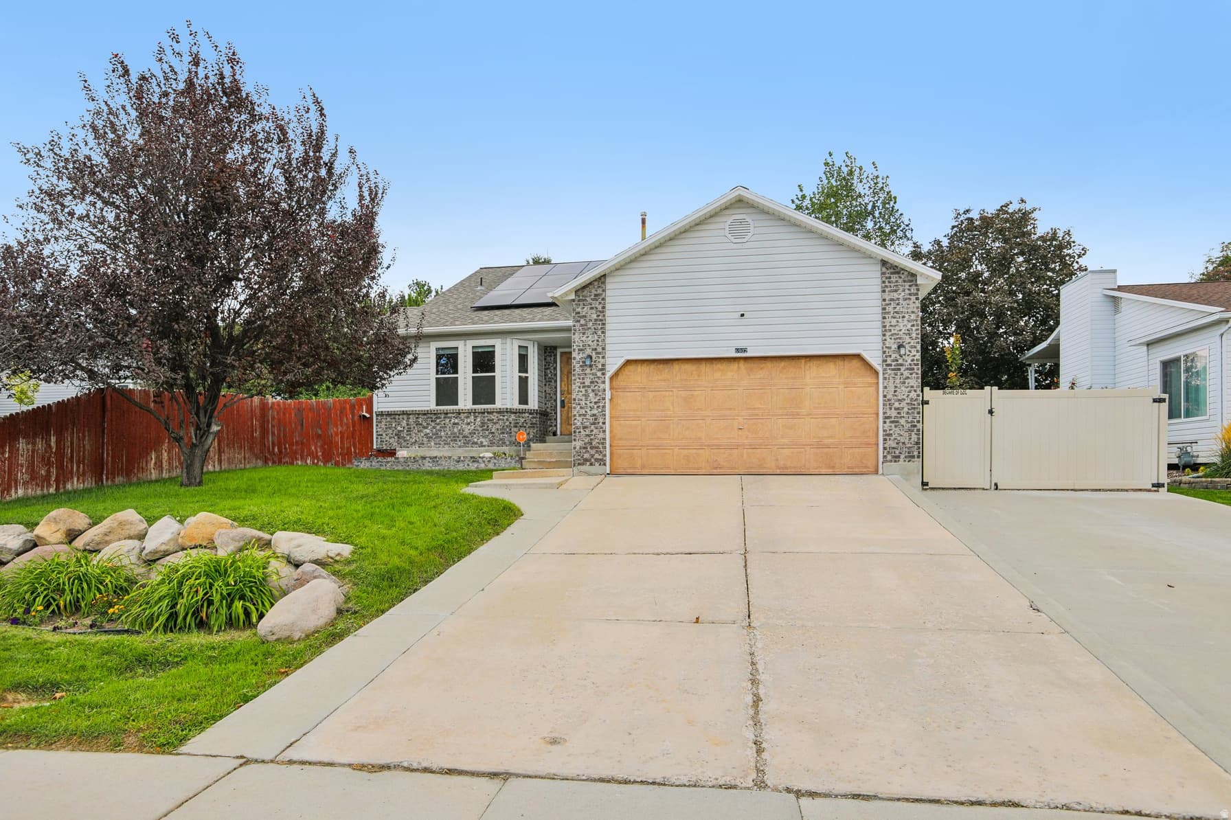 6902 S CLERNATES DR photo 1