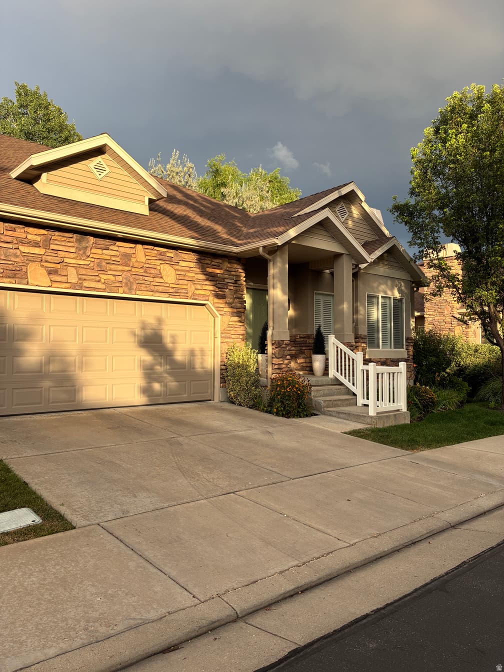 695 S CLEARWATER FALLS DR photo 1
