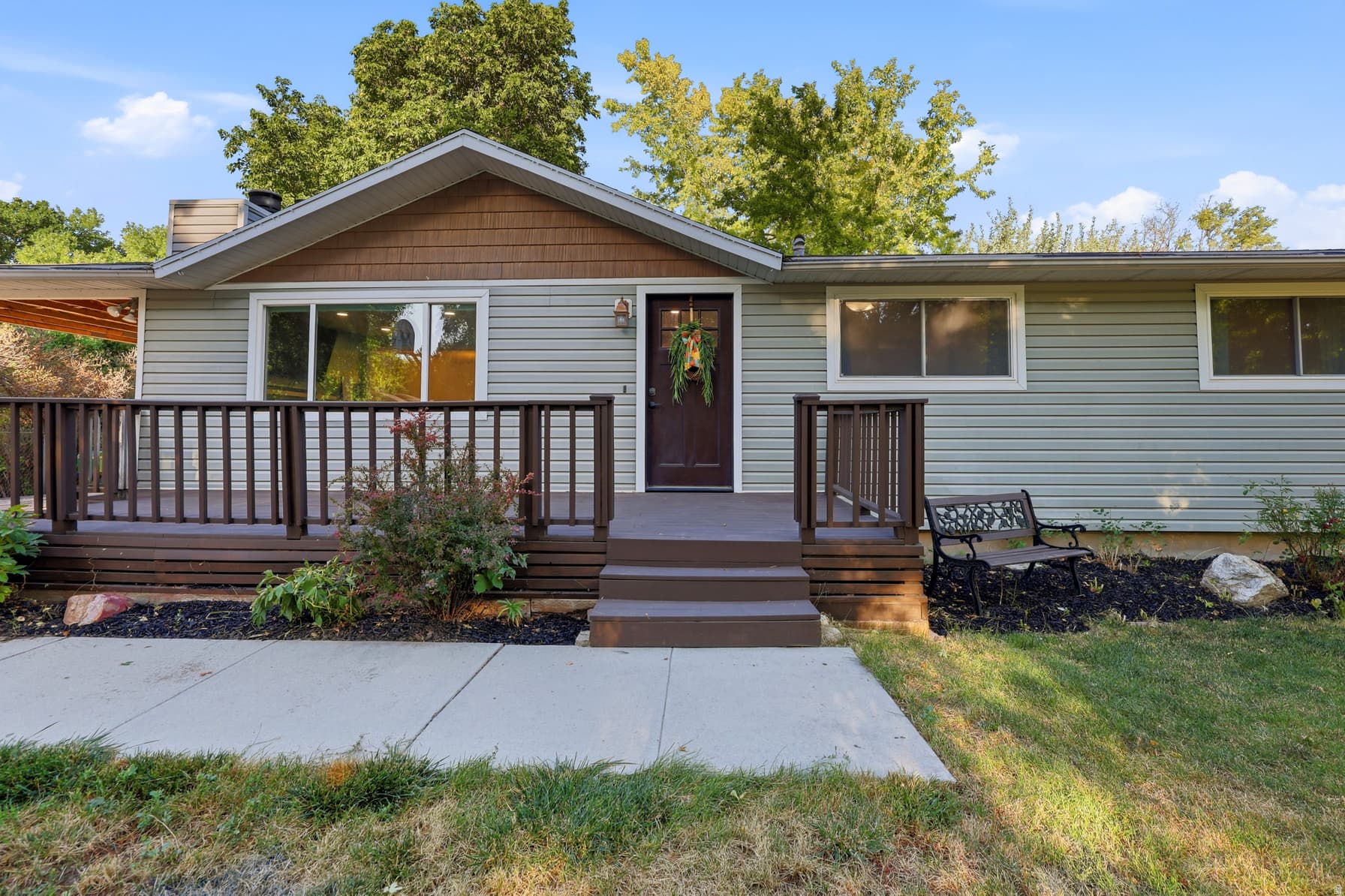 325 N 200 W photo 1