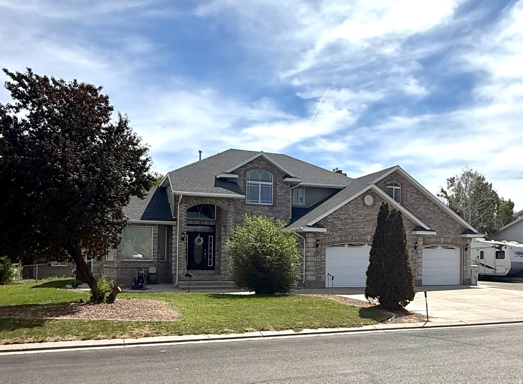 1541 S 460 E photo 1